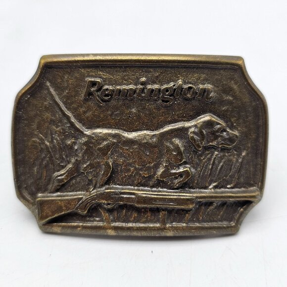 Remington Brass Belt Buckle Hunting Dog Design Hunting Collectible 3 Inches Wide - Picture 1 of 6